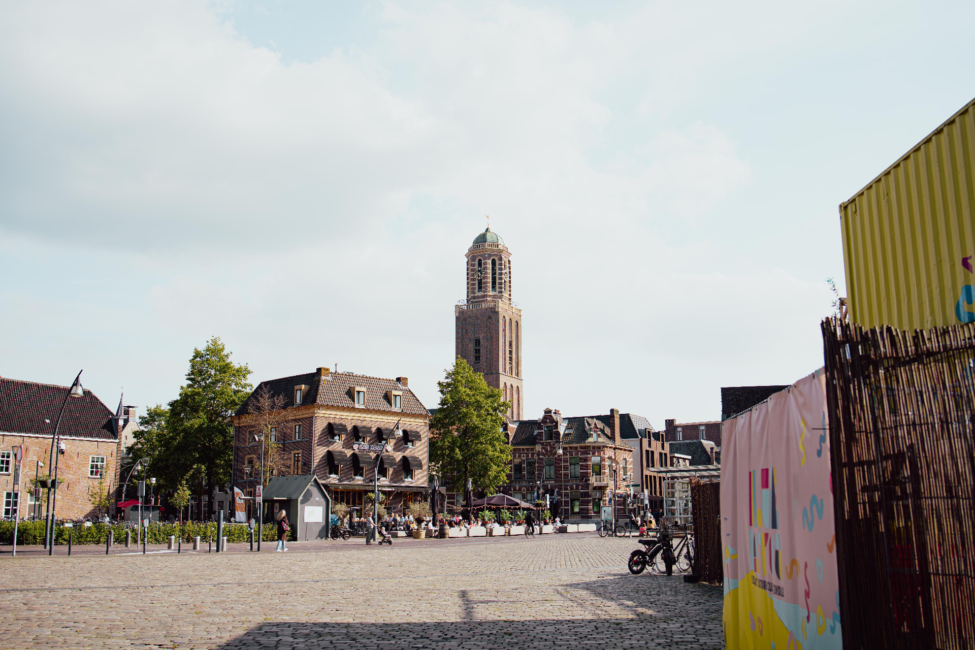 Het centrum van Zwolle met de Peperbus op de achtergrond